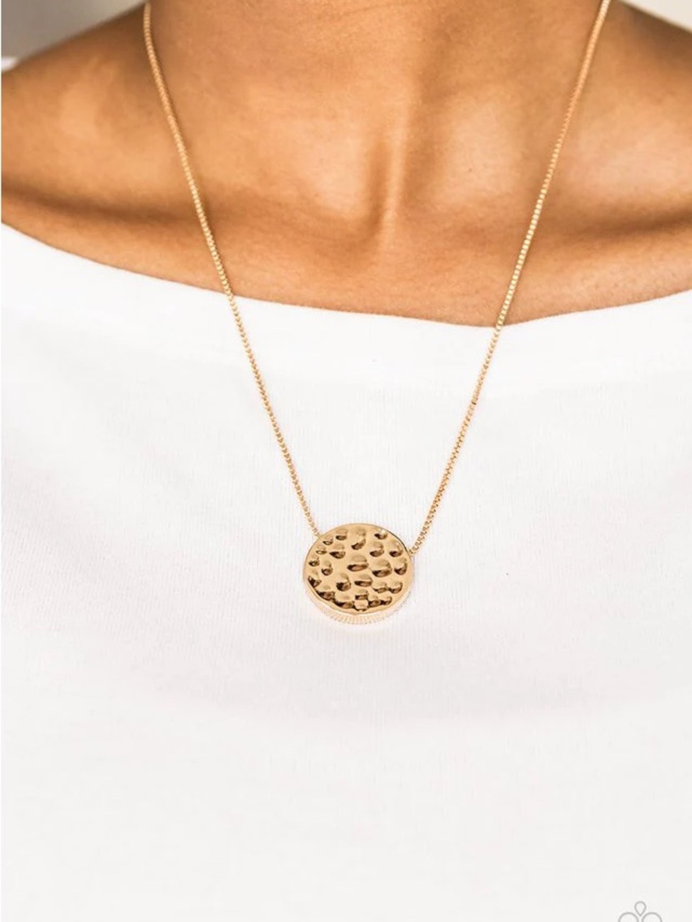 paparazzi Gold Textured Circle Pendant Necklace